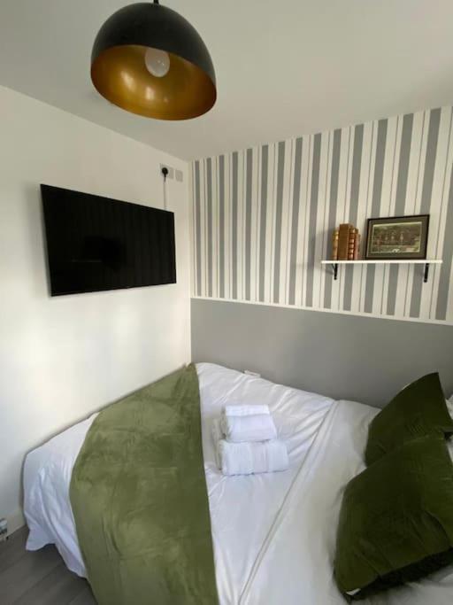 One Bedroom Putney Village Flat London Eksteriør billede
